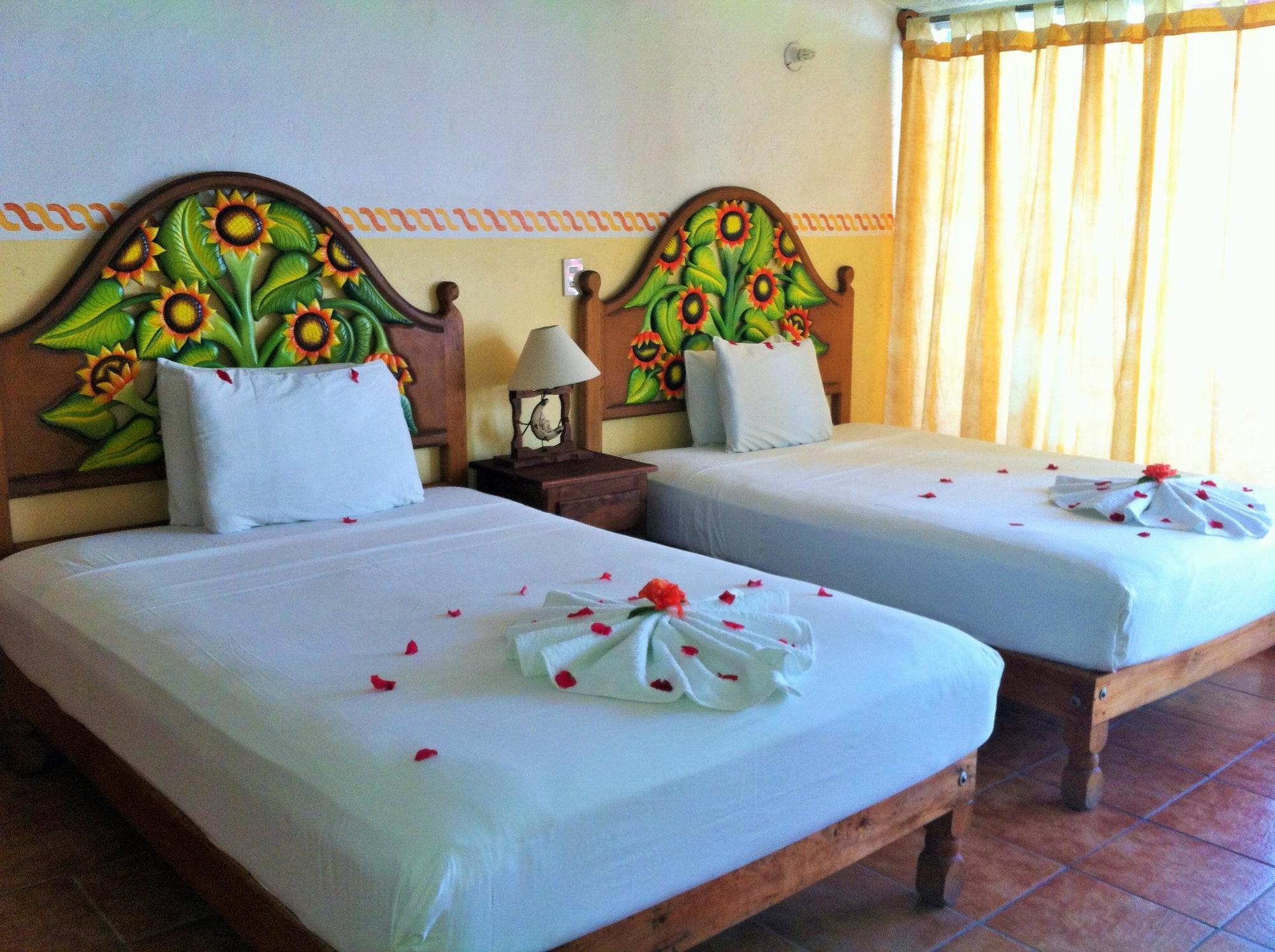 Hotel Casa De La Palma Bed & Breakfast زيهواتانيجو المظهر الخارجي الصورة